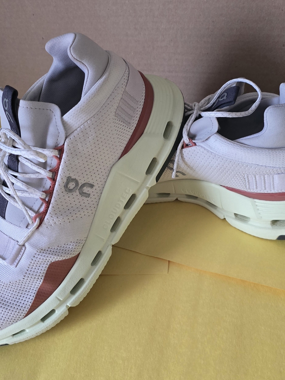 Talla 10.5 - ON Cloudnova White Limelight W